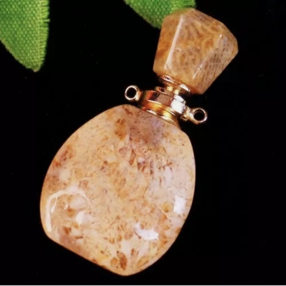 New Chrysanthemum Coral Essential Oils Pendant. - Picture 2 of 8